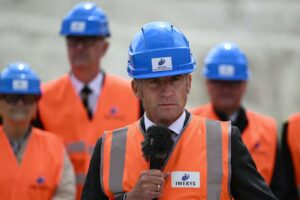 La « Méthode Notre-Dame » d’Emmanuel Macron : un pas timide mais remarquable vers une nouvelle gestion des grands chantiers